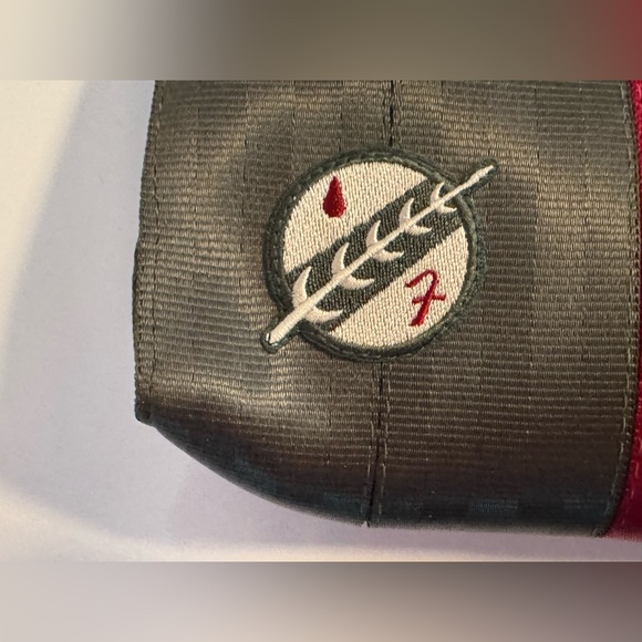 LAST CHANCE Harveys x Star Wars Boba Fett Clutch Seatbelt Bag - Picture 7 of 8